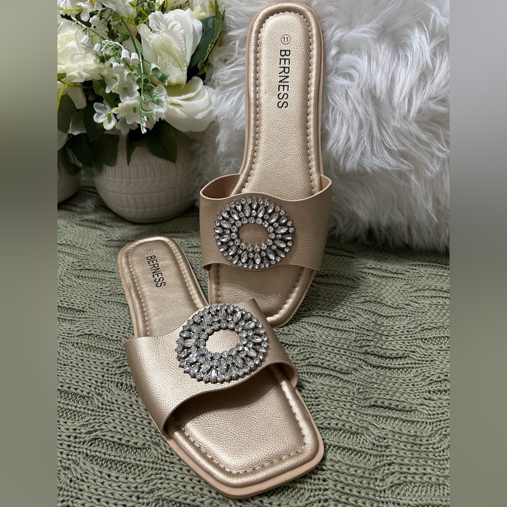 NWOT Berness Women's Gold Slide Sandals with Crystal Medallion Sizes: 10 & 11